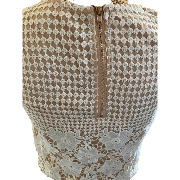 π 2/$20 πCream Lace Over Tan Underlayment in Floral and Checked Pattern Tank S - Picture 3 of 6